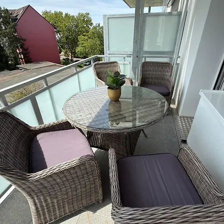Messe Essen, 56Qm Fuer 4 Gaeste, Separates Schlafzimmer, Balkon, Nahe Der Rue